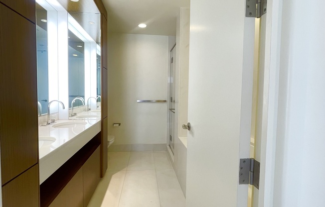 1 bed, 1.5 baths, 1,147 sqft, $7,000, Unit 14D