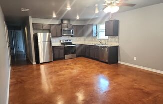 3 beds, 2 baths, 1,296 sqft, $1,450, Unit B