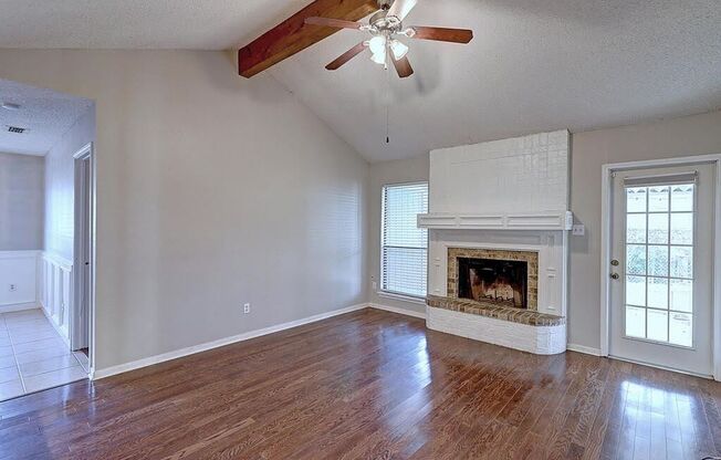 6121 Angus - 4/bed 2/bath - $1699/mo