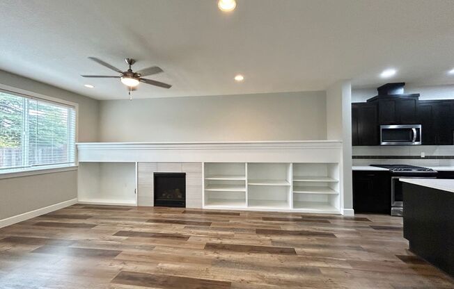 3 beds, 2.5 baths, $2,800