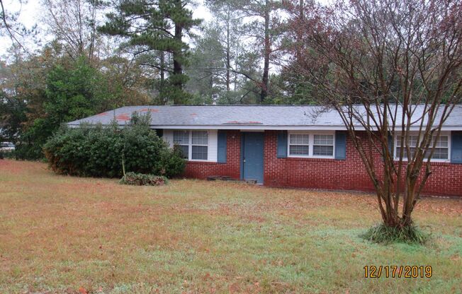 3 bedrooms - West Augusta Rental – (30909) Living room, and den-Convenient location close to shopping downtown,