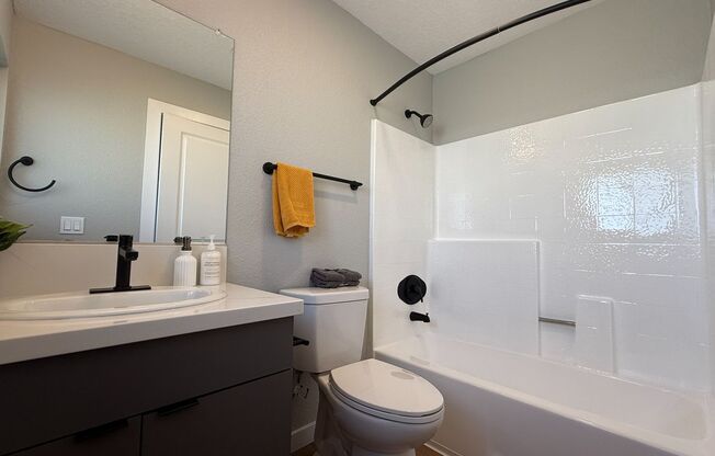 2 beds, 2 baths, 910 sqft, $2,730, Unit 2J