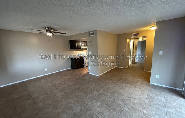 2 beds, 1 bath, 957 sqft, $999, Unit A