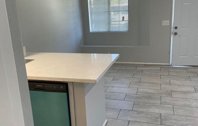 2 Bedroom + 2 Bathroom Apartment! Minutes away from the 14 Freeway! Move-in Ready!