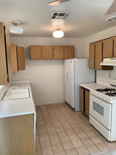 2 bedroom townhouse Nellis/Charleston 1425/mo