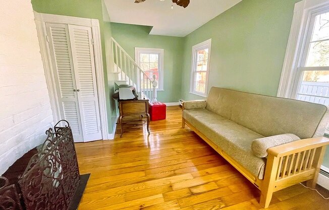 342 BAYVILLE RD