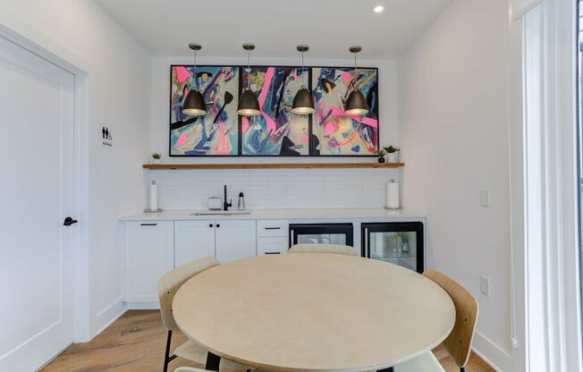 1 bed, 1 bath, 100 sqft, $1,400, Unit Suite 3 - Unit 2