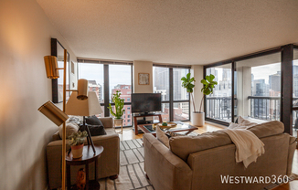 1122 N CLARK ST