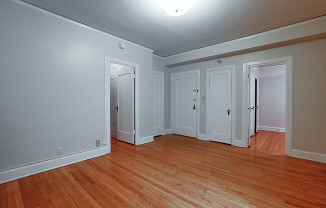 2 beds, 1 bath, 720 sqft, $1,885