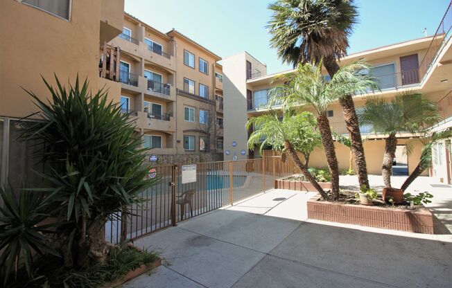 8123 - Sepulveda Apartments