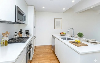 1 bed, 2 baths, 1,080 sqft, $7,000, Unit 4G