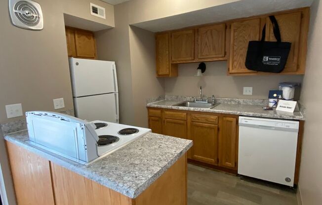 2 beds, 1 bath, 869 sqft, $1,139, Unit 2944B