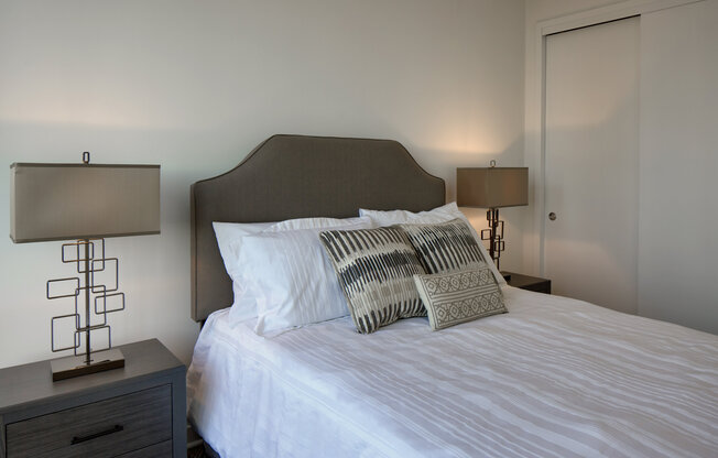 1 bed, 1 bath, 705 sqft, $6,305, Unit 22D