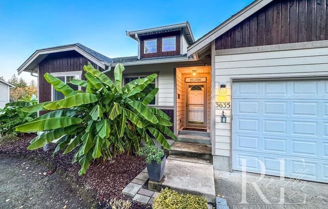 Single Story, Tranquil Gardens, 3-Car Garage!