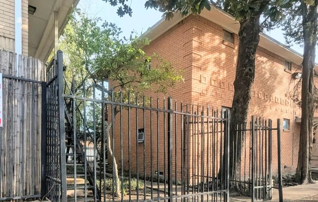 Bryan St. Apartments-All Bills Paid!