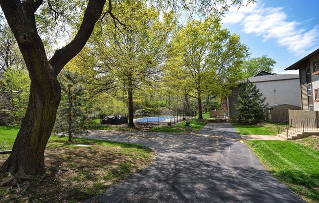 2 beds, 1 bath, 945 sqft, $1,325, Unit 8723-201