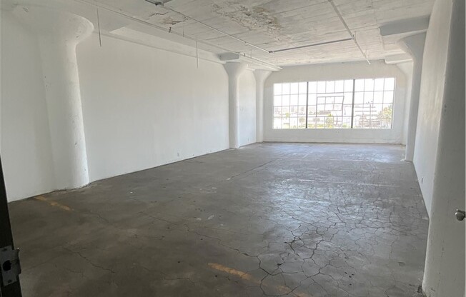 Studio, 1,200 sqft, $1,800, Unit 521