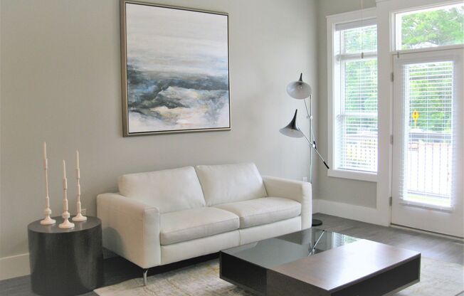 1 BR 1 BA Apartment