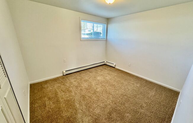 2 beds, 1 bath, 900 sqft, $1,295, Unit 19