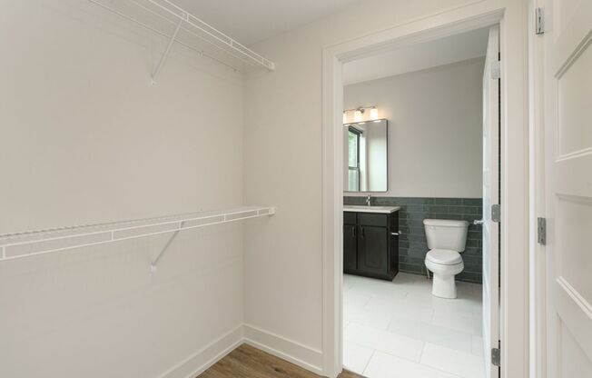 2 beds, 2 baths, $1,875, Unit 1050 N 4th St. Apt. 316