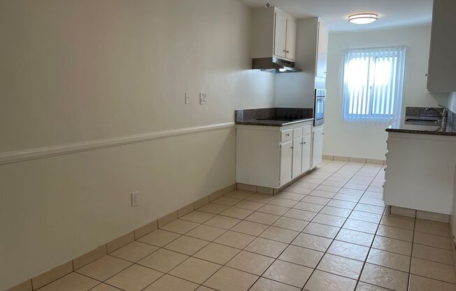 2 beds, 2 baths, 950 sqft, $2,650, Unit 12