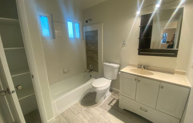 3 beds, 1.5 baths, 1,325 sqft, $2,025, Unit 1817