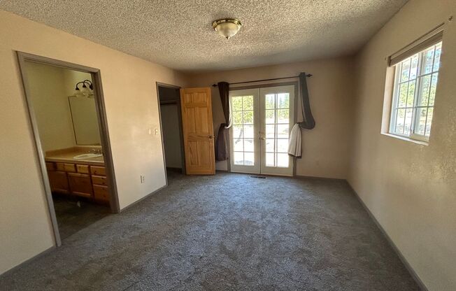 3 beds, 2 baths, $2,600