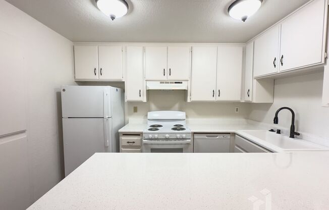 2 beds, 1 bath, 900 sqft, $1,350, Unit 155