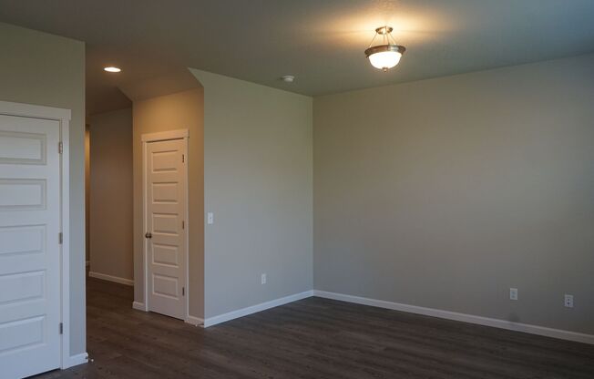 LIKE NEW Prairie Commons Luxury Townhome for Lease - 12018 NE 109th St Unit A