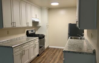 2 beds, 1.5 baths, 850 sqft, $3,350, Unit 412 - 8