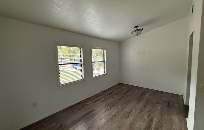 Spacious 2/2 in SW Gainesville – W/D Included & Ready 2/1/26!