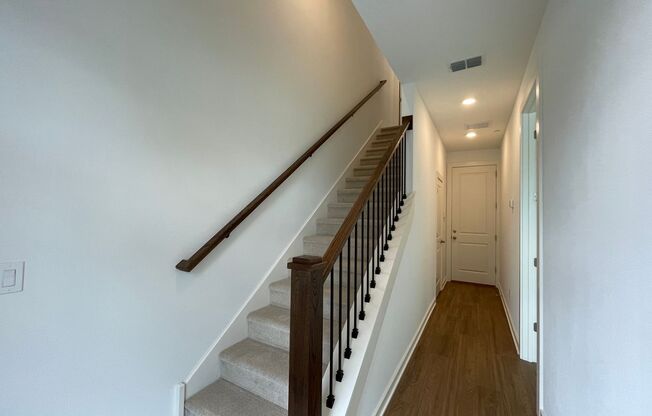3 beds, 3.5 baths, $3,050