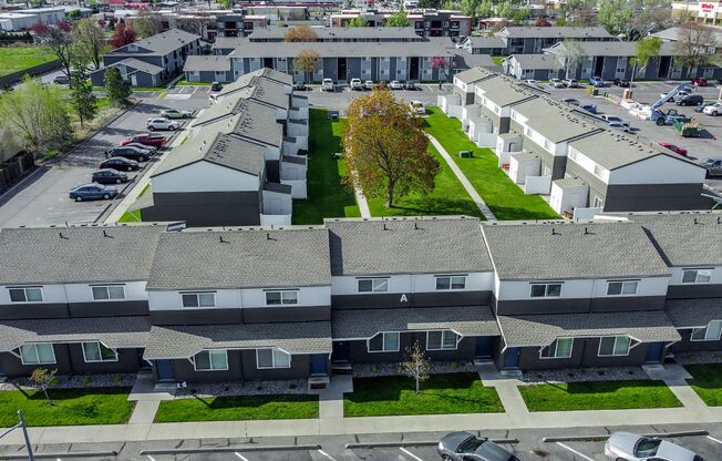 2 beds, 1.5 baths, 942 sqft, $1,399, Unit 4421D07