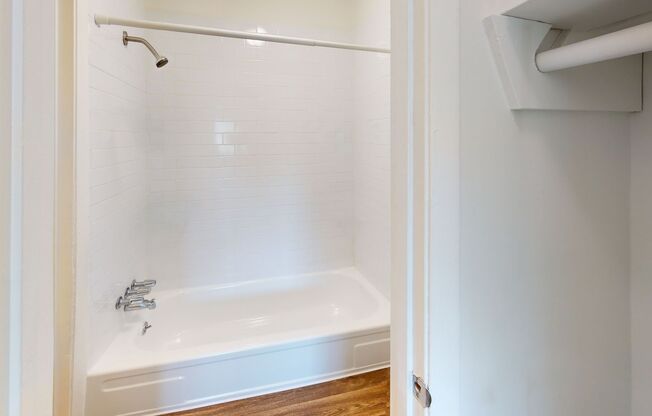 1 bed, 1.5 baths, 825 sqft, $1,197, Unit H-35