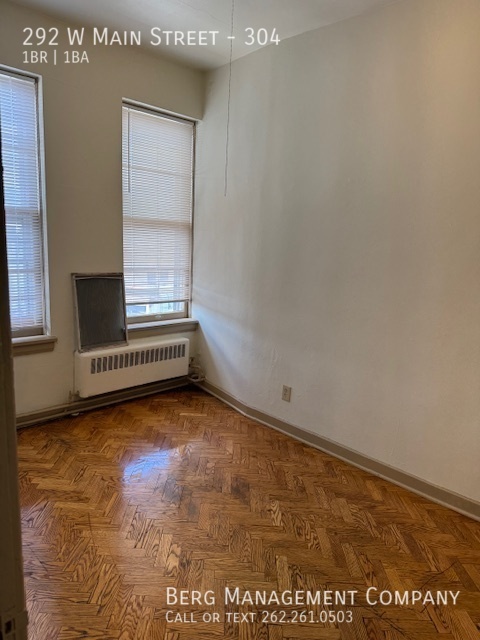 292 W Main St