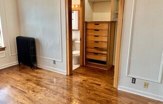 Studio, 1 bath, 375 sqft, $1,535, Unit 644-404