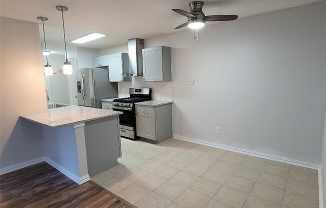 1305 YORK CASTLE DR