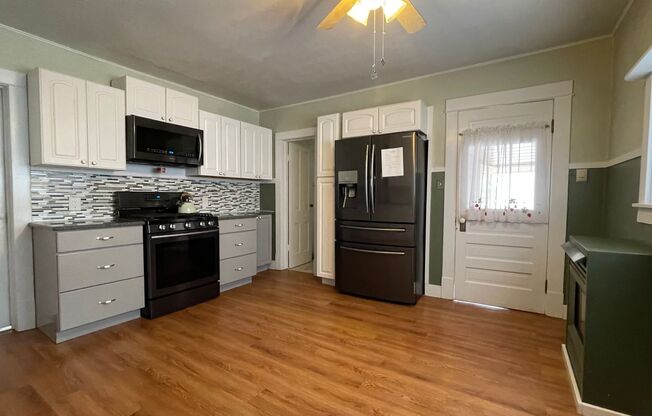 Quaint House close to the Foothills