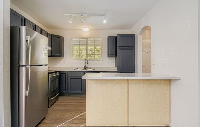 Bright & Spacious 3-Bedroom Home in Fox Run