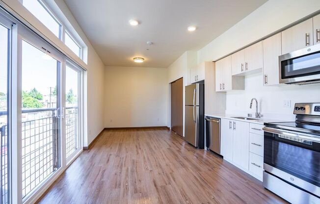 Studio, 1 bath, 310 sqft, $1,295, Unit 401