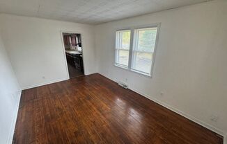 2 beds, 1 bath, $1,100