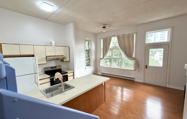 26 ELLINGWOOD ST