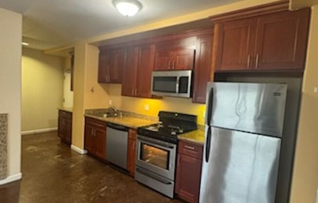 2 beds, 1 bath, 1,100 sqft, $2,895, Unit 502