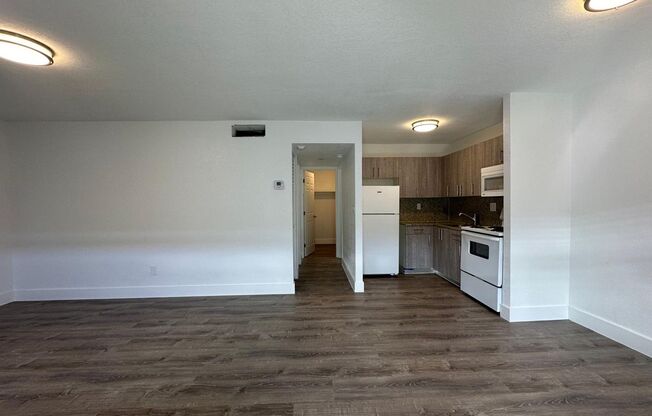 1 bed, 1 bath, $1,595, Unit F202