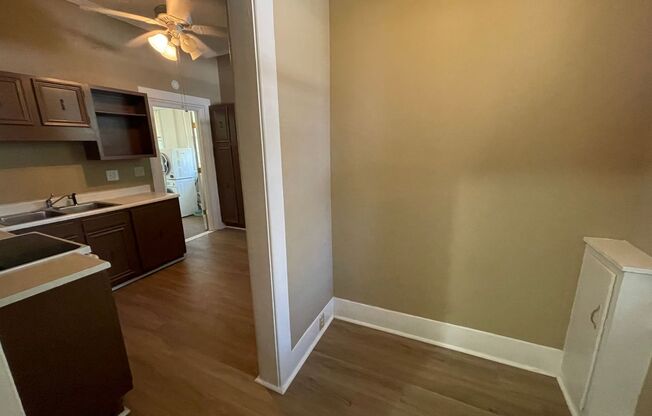 2 beds, 1 bath, $1,600