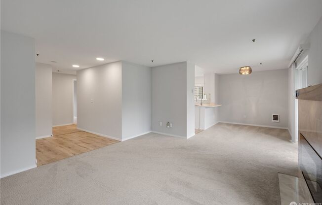 3Bd/2Ba Kirkland Condo