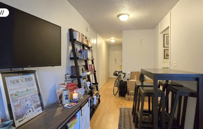 Studio, 1.5 baths, 490 sqft, $3,300, Unit 6A