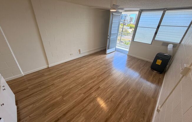 1 bed, 1 bath, 420 sqft, $1,498, Unit 303