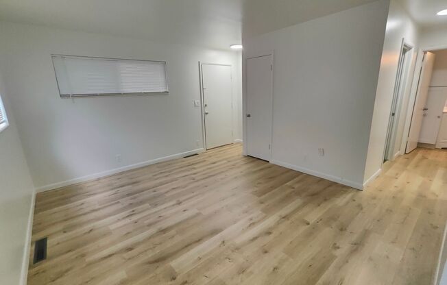 1 bed, 1 bath, 850 sqft, $1,150, Unit 266 E 100 N