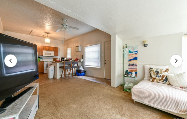 2 beds, 1 bath, $1,575, Unit 817 Rio Chico #4